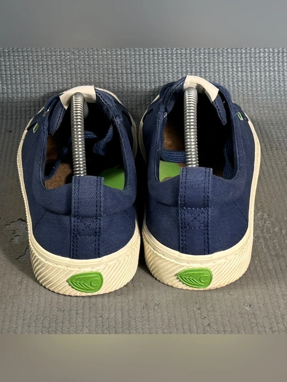 CARIUMA OCA LOW Bright Pantone Classic Blue Sneakers Women’s Size 10